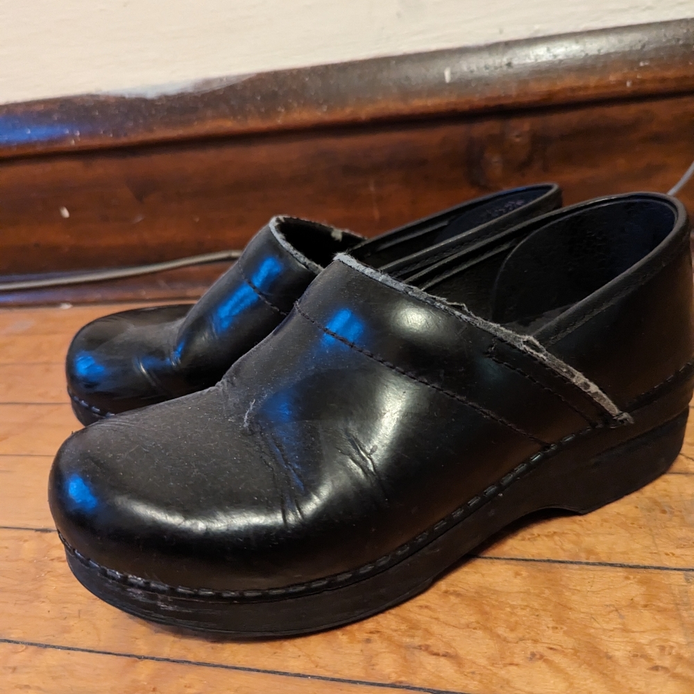Black patent classic Dansko clogs
